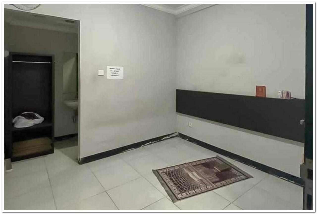 Losmen Family Syariah Bypass Juanda Mitra Reddoorz Brebek ภายนอก รูปภาพ
