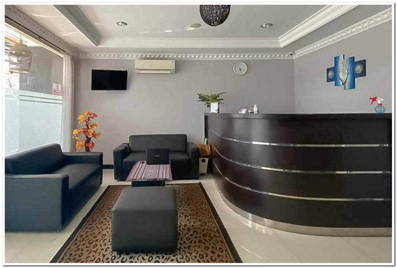 Losmen Family Syariah Bypass Juanda Mitra Reddoorz Brebek ภายนอก รูปภาพ
