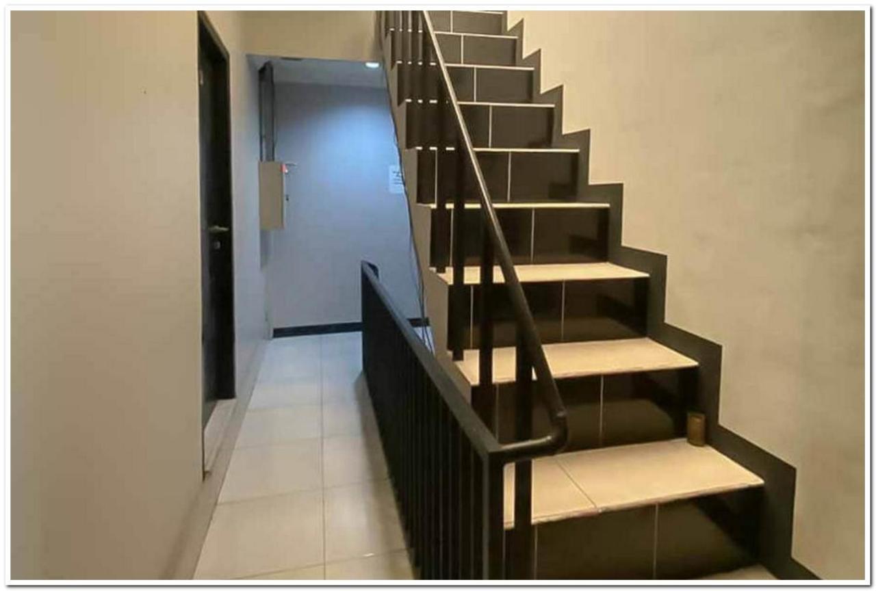 Losmen Family Syariah Bypass Juanda Mitra Reddoorz Brebek ภายนอก รูปภาพ